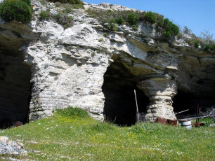 Mitilinioi Caves (Ancient Quarries)