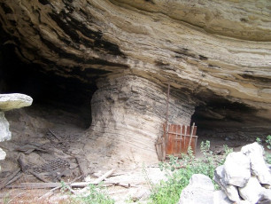 Mitilinioi Caves (Ancient Quarries)