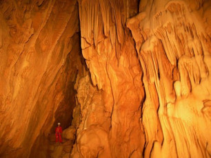 Xafakia Cave-Precipice