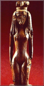 Ξύλινο άγαλμα γυναίκας