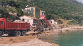 Η επέκταση της παραλίας στα Ταμπάκικα 29-5-1993