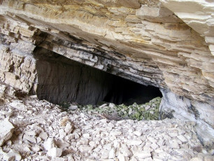 Σπηλιές Μυτιληνιών