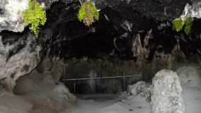 Το σπήλαιο της Σαραντασκαλιώτισσας