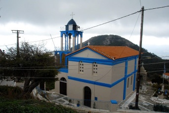 Το χωριό Κοσμαδαίοι. Η εκκλησία - Kosmadei village